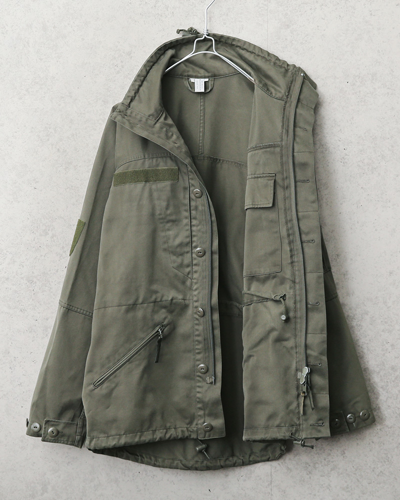 ミリタリー 卸売 仕入れ 問屋 実物 USED オーストリア軍 パラ 